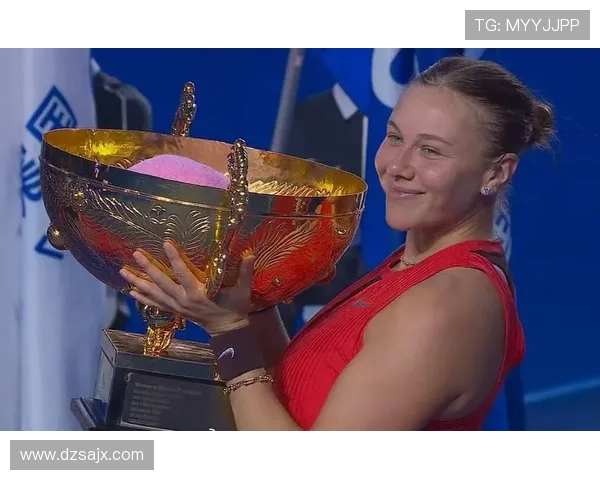 阿尼西莫娃因伤退赛引发武汉网球公开赛赛程调整与球迷社交平台热议