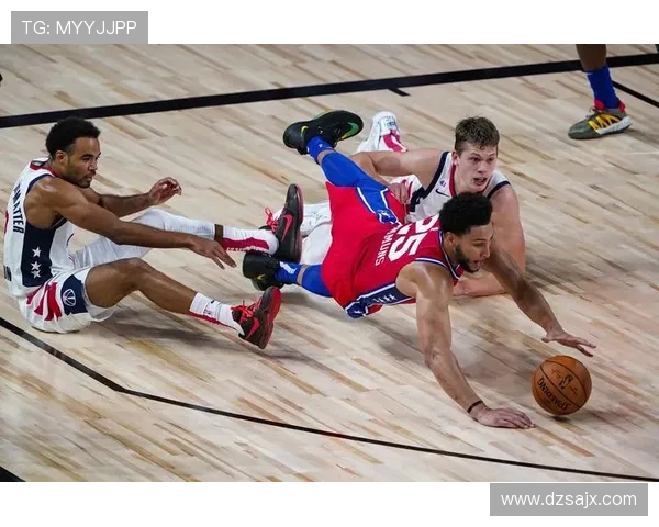 布朗强调需持续为A西蒙斯创造进攻空间其适应替补角色表现出色